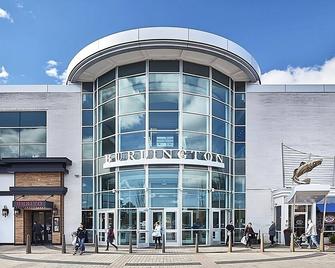 Your Home Away from Home: Comfortable Suites & Pet-Friendly - Burlington