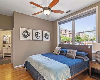 Warehouse District Modern Condo with Private Garage - Raleigh - Bedroom