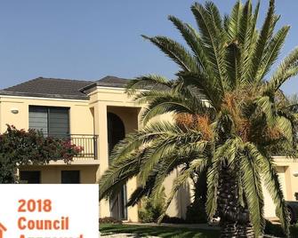 Le Boulevard - Stroll To The Beach! - Mindarie - Building