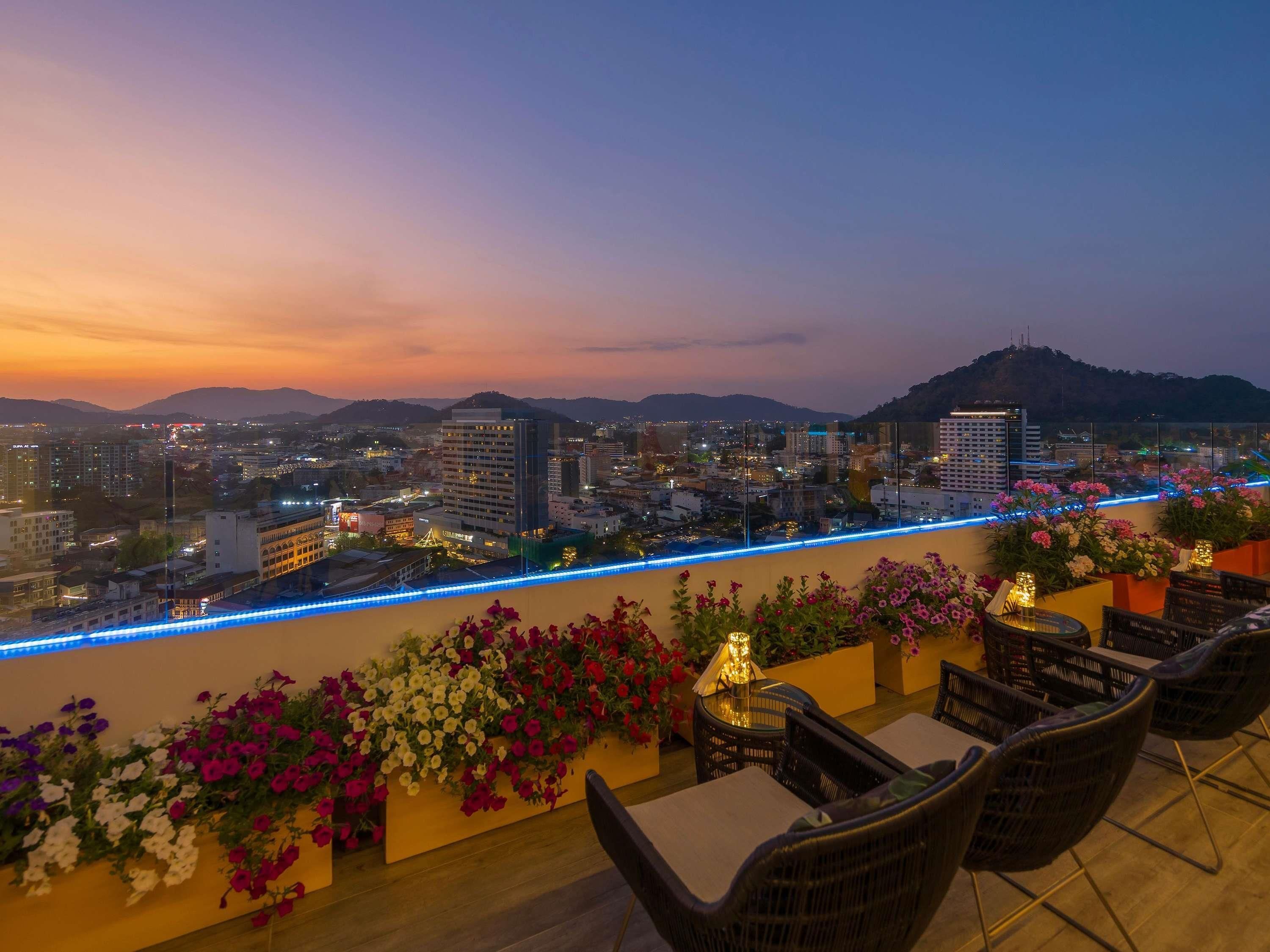 Novotel Phuket City Phokeethra (Sha Plus+) - Phuket - Balkong