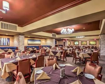 4 x Sedona Pool View Queen Non Smoking Room at Edgewater Casino Resort - Laughlin - Restaurant