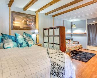 Quaint Ashford Studio Stay 5 Mi to Mt Rainier! - אשפורד - חדר שינה