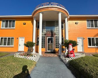 Super Inn By OYO Daytona Beach Near Airport - Daytona Beach - Building