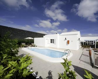 Hyde Park Lane Villas - Puerto del Carmen - Pool