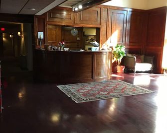 Colts Neck Inn Hotel - Colts Neck - Front desk