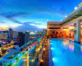 Orussey One Hotel & Apartment - Phnom-Penh - Zwembad