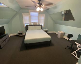 Lovely Private 2-Bedroom Rental - Mount Vernon - Bedroom