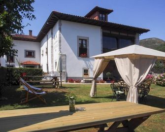 Casa de la Montaña - Avín - Innenhof