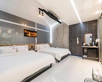 Hotel Eat Dot Com Alpeuseu Oncheon - Ulsan - Ložnice