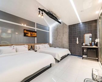 Hotel Eat Com - Ulsan - Slaapkamer