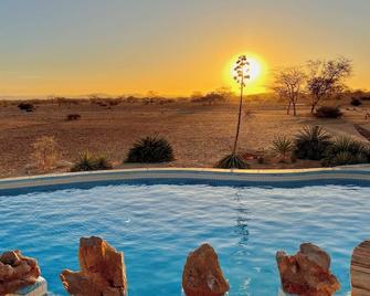 Solitaire Desert Farm - Solitaire - Pool