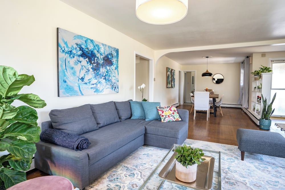 Fabulous Mid Century 4br 3bath House - אטלנטיק סיטי - סלון