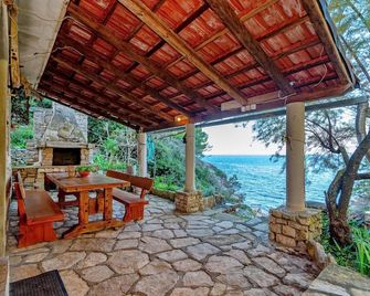 House Hidden Bay - Blato - Патіо