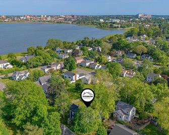 Back Cove - Sunny 2nd Floor Condo - Portland - Außenansicht