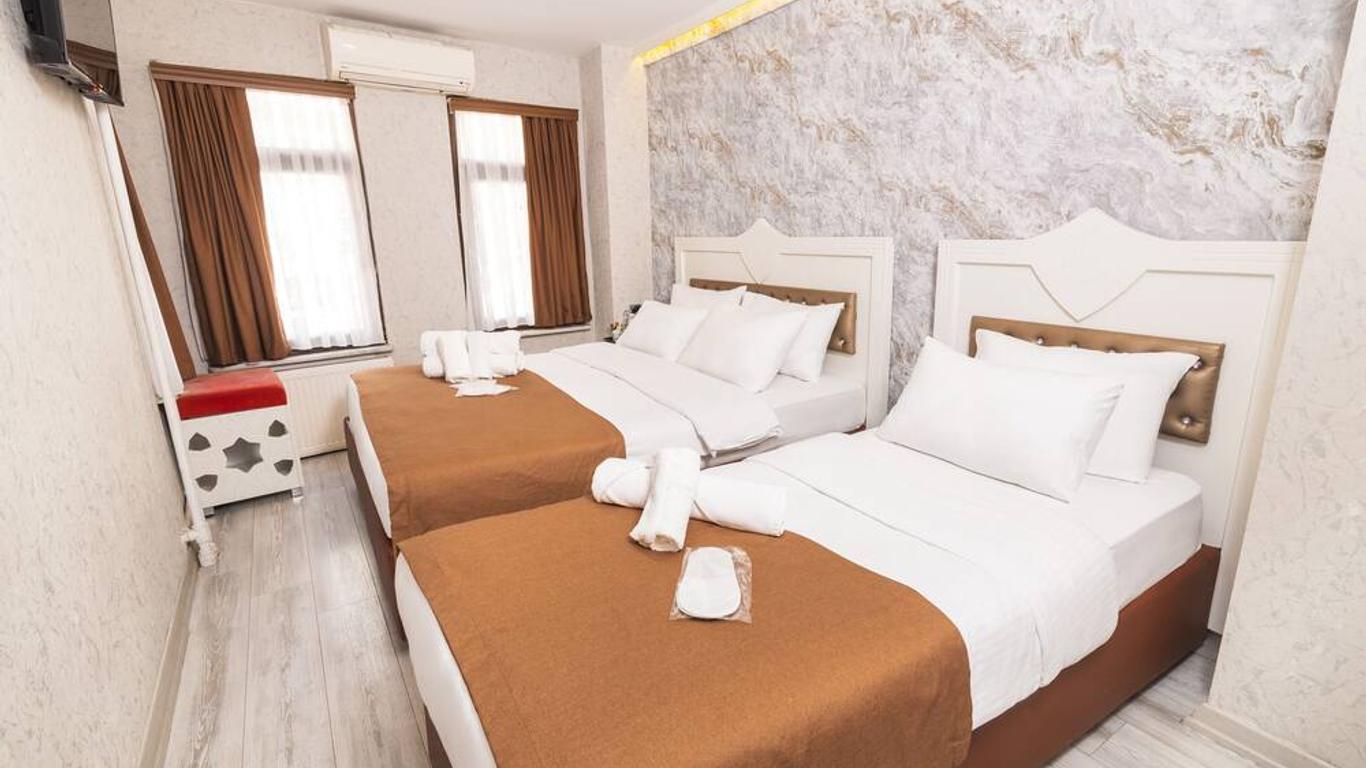 Lancelot Hotel