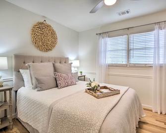 Walk to Dtwn Alpharetta Modern Home with Fire Pit - Alpharetta - Bedroom
