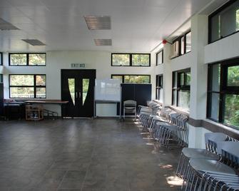 Yha Sze Lok Yuen Tai Mo Shan Youth Hostel(Tsuen Wan) - Hongkong - Aula