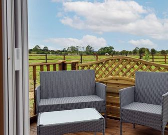 Pheasant Lodge - Uk33402 - Market Harborough - Balcony