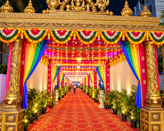 Anand Vihar - Amalāpuram - Building