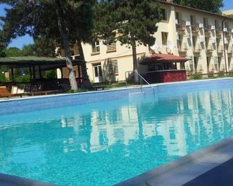 Q Hotel - Neptun - Piscina