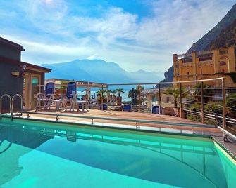 Hotel Europa Sky Pool & Panorama - Riva del Garda - Pool