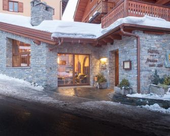 Hotel Maison Saint Jean - Courmayeur - Gebäude