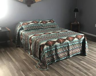 Home less than 5 minutes to the Beach at Elephant Butte! - Elephant Butte - Bedroom