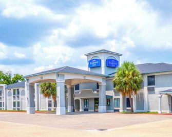 Capital O Fairway Inn - Baytown La Porte Tx - לה פורטה - בניין