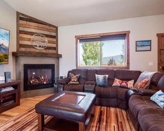 Targhee & Teton Getaway - Driggs - Living room