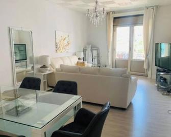 Beautiful Appartement Montreux - Montreux - Sala de estar