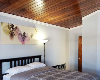 Bio Vista Motel - Wainwright - Bedroom