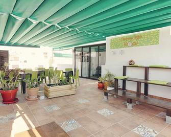 Charming Nerja Hostel - Nerja