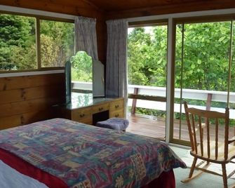 Private and pet friendly lockwood house - Opua - Bedroom