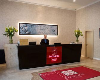 Arena by the Beach - Bat Yam - Front desk
