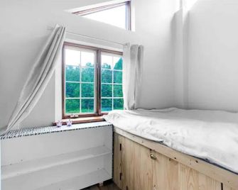 Lovely Muskoka Waterfront Cottage-Hot Tu - Bracebridge