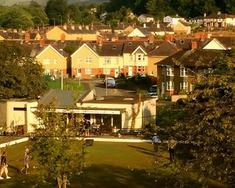 OYO Baytree Lodge - Bangor - Bygning