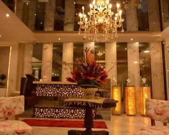 Alejandrina Hotel - קואנקה - דלפק קבלה