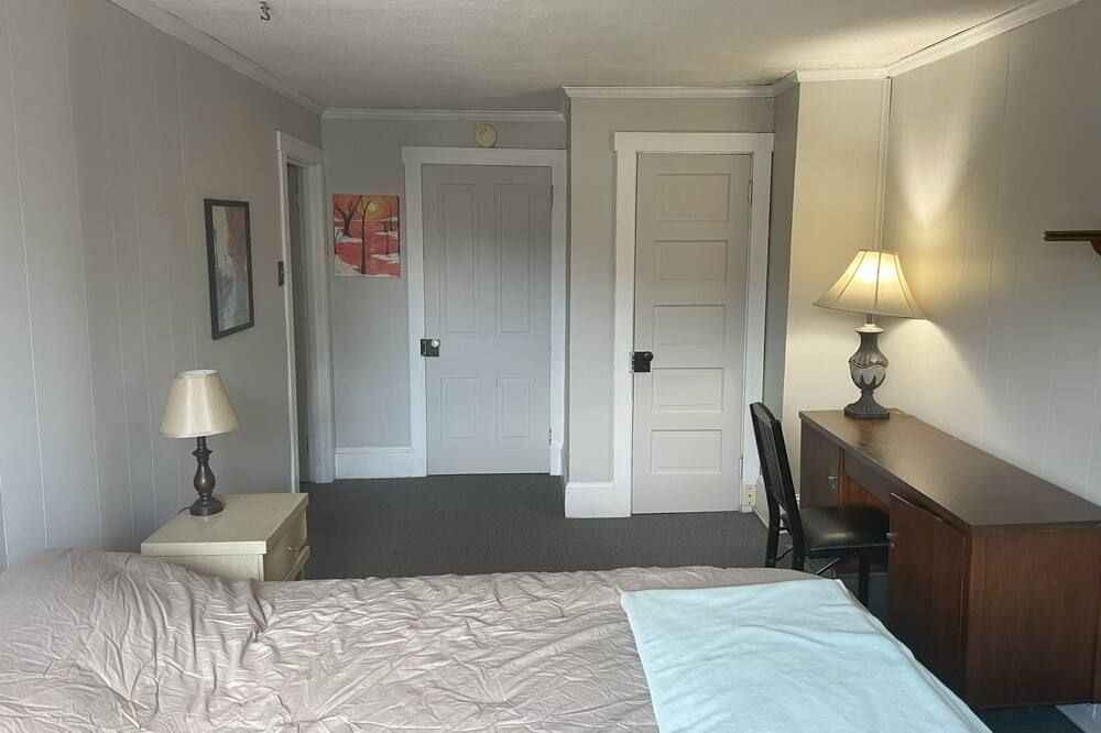 2-bedroom 2nd Floor apartment in Mount Joy with off street parking