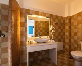 Seaside Breeze - Kamari - Baño