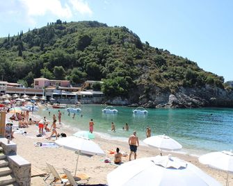 Zefiros Traditional Hotel - Palaiokastritsa