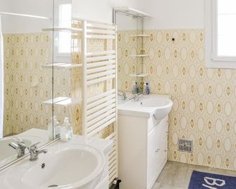 Cozy Home In Coutras With Kitchen - Coutras - Badkamer