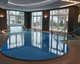 A-Rosa Ostseehotel Kühlungsborn - Kuehlungsborn - בריכה