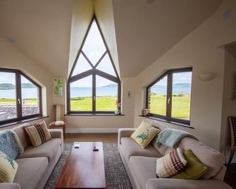 New Luxury 5 Beachside Lodge with Sauna - 4 beds ensuite - Spectacular Location - Waterville - Sala de estar