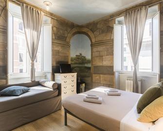 Suites Trastevere - Rome - Bedroom