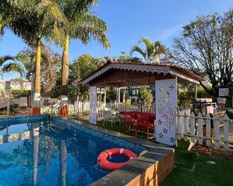 Green Paradise Trimbak - Trimbak - Piscina