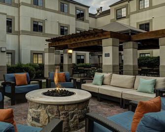 Hyatt House Boston Burlington - Burlington - Innenhof