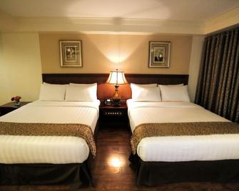 Villa Caceres Hotel - Naga City - Bedroom