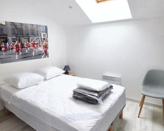 Maison De 3 Chambres Avec Vue Sur La Vil - Brioude - Slaapkamer