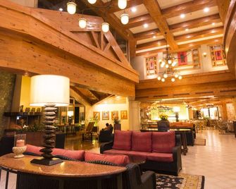The Forest Lodge at Camp John Hay - באגיו סיטי - לובי