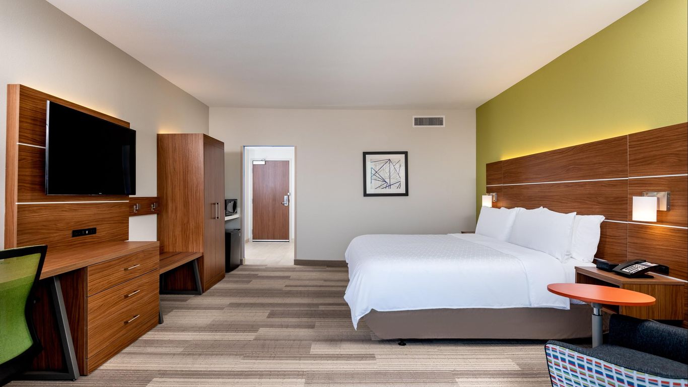 Holiday Inn Express & Suites Santa Ana - Orange County By IHG